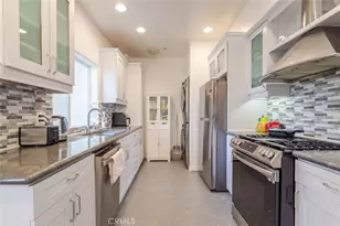 626 E Orange Grove Ave, Burbank, CA 91501 - Photo 13