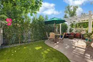 27626 Iris Pl, Castaic, CA 91384 - Photo 13