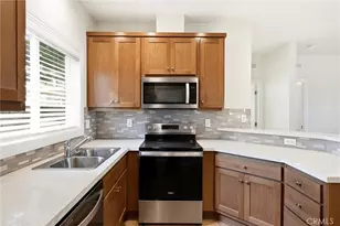 7317 Kelvin Ave, Winnetka, CA 91306 - Photo 7