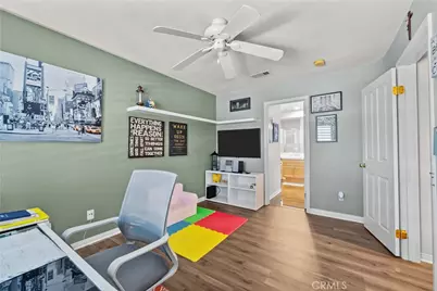 21736 Redwood Canyon, Saugus, CA 91390 - Photo 31