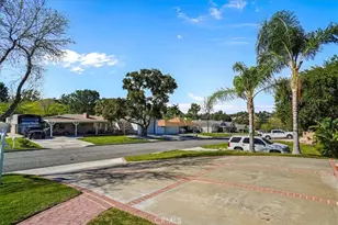 22573 Arriba Dr, Saugus, CA 91350 - Photo 27