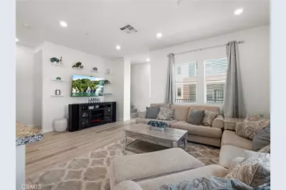 27013 Hummingbird Lane, Valencia, CA 91381 - Photo 9