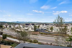 27013 Hummingbird Ln, Valencia, CA 91381 - Photo 15