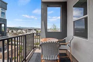 27013 Hummingbird Ln, Valencia, CA 91381 - Photo 17