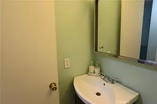 19208 Ave Of The Oaks, Newhall, CA 91321 - Photo 27