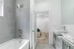 1364 S Ridgeley, Los Angeles, CA 90019 - Photo 11