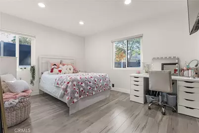 2240 N Parish, Burbank, CA 91504 - Photo 25