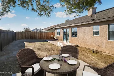 1048 Sequoia Lane, Rosamond, CA 93560 - Photo 27