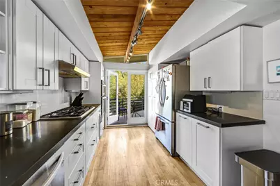 3830 Buena Park Drive, Studio City, CA 91604 - Photo 9