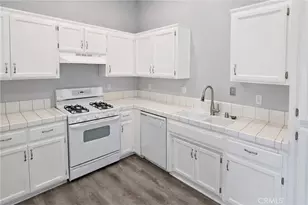 7507 Cross Glade, Bakersfield, CA 93307 - Photo 7