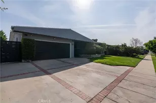 17200 Willard, Lake Balboa, CA 91406 - Photo 3