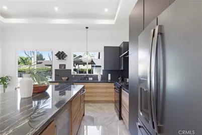 23143 Leonora, Woodland Hills, CA 91367 - Photo 9
