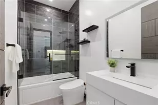 23143 Leonora, Woodland Hills, CA 91367 - Photo 17