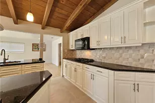 17530 Tuba St, Northridge, CA 91325 - Photo 13