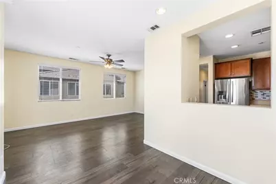 27968 Avalon, Canyon Country, CA 91351 - Photo 11