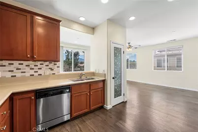 27968 Avalon, Canyon Country, CA 91351 - Photo 25