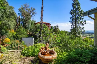 7158 Leota, Canoga Park, CA 91304 - Photo 33