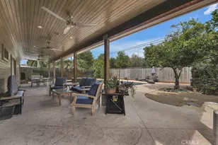 23807 Hartland St, West Hills, CA 91307 - Photo 35