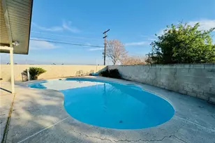 1031 Elizabeth Ct, Bakersfield, CA 93308 - Photo 19