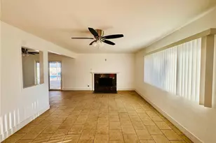 1031 Elizabeth Ct, Bakersfield, CA 93308 - Photo 3