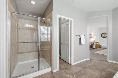 22462 Flatwater Court, Saugus, CA 91350 - Photo 17