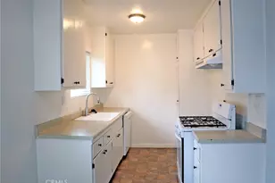 11100 Camarillo St, West Toluca Lake, CA 91602 - Photo 11