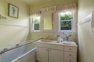 122 N Ridgewood Pl, Los Angeles, CA 90004 - Photo 19