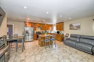 6834 Quinton Ln, Tujunga, CA 91042 - Photo 7