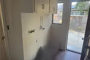 17545 Community St, Northridge, CA 91325 - Photo 7