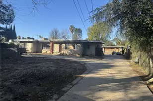 17545 Community St, Northridge, CA 91325 - Photo 1