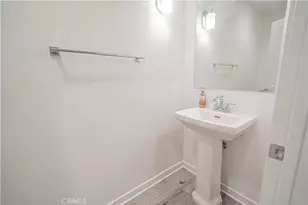 28706 Jardineras Dr, Valencia, CA 91354 - Photo 23