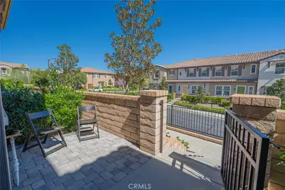 28706 Jardineras Dr, Valencia, CA 91354 - Photo 9