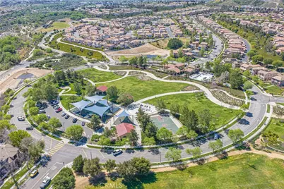 28706 Jardineras Dr, Valencia, CA 91354 - Photo 43