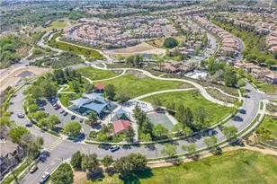 28706 Jardineras Dr, Valencia, CA 91354 - Photo 43