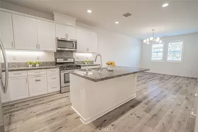 28706 Jardineras Dr, Valencia, CA 91354 - Photo 17