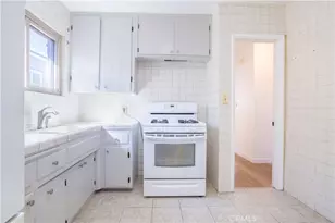 10817 Cantara St, Los Angeles, CA 91352 - Photo 29