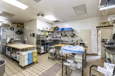 1250 W Glenoaks Boulevard, Glendale, CA 91201 - Photo 5