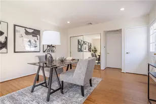 20624 Oxnard St, Woodland Hills, CA 91367 - Photo 27