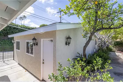 20624 Oxnard, Woodland Hills, CA 91367 - Photo 37