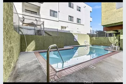 6155 Reseda Blvd #4, Tarzana, CA 91335 - Photo 3