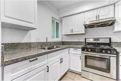 6155 Reseda Blvd #4, Tarzana, CA 91335 - Photo 3