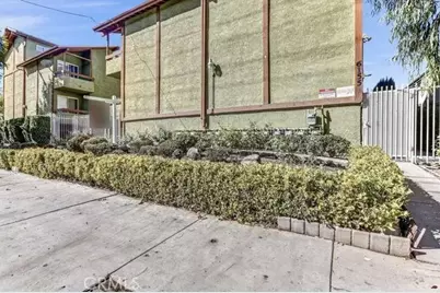 6155 Reseda Blvd #4, Tarzana, CA 91335 - Photo 1