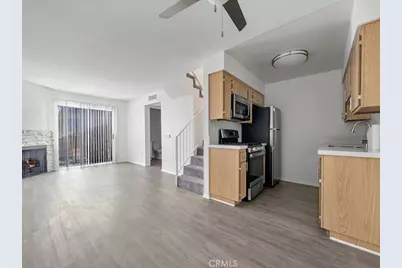 14218 Victory Boulevard, Van Nuys, CA 91401 - Photo 9