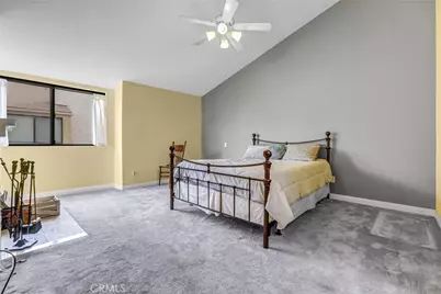 18242 Burbank Boulevard #8, Tarzana, CA 91356 - Photo 9