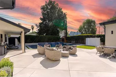 7714 Lasaine Avenue, Northridge, CA 91325 - Photo 19