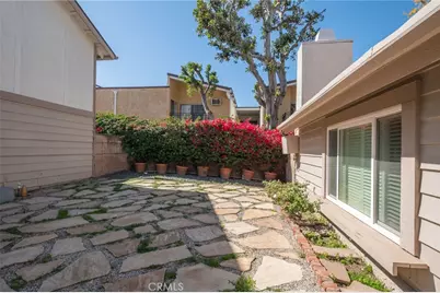 18319 Collins Street #19, Tarzana, CA 91356 - Photo 19