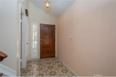 18319 Collins Street #19, Tarzana, CA 91356 - Photo 3