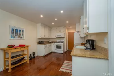 18319 Collins Street #19, Tarzana, CA 91356 - Photo 9