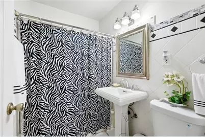 18149 Saticoy, Reseda, CA 91335 - Photo 23