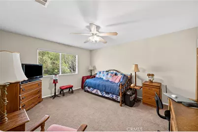 22262 Trinity Place, Saugus, CA 91390 - Photo 43